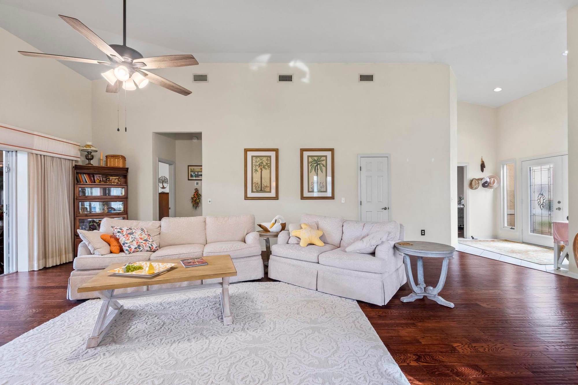 Virtual Open House Feature: Upgraded Golf Course Home - Family Home in Plantation Bay